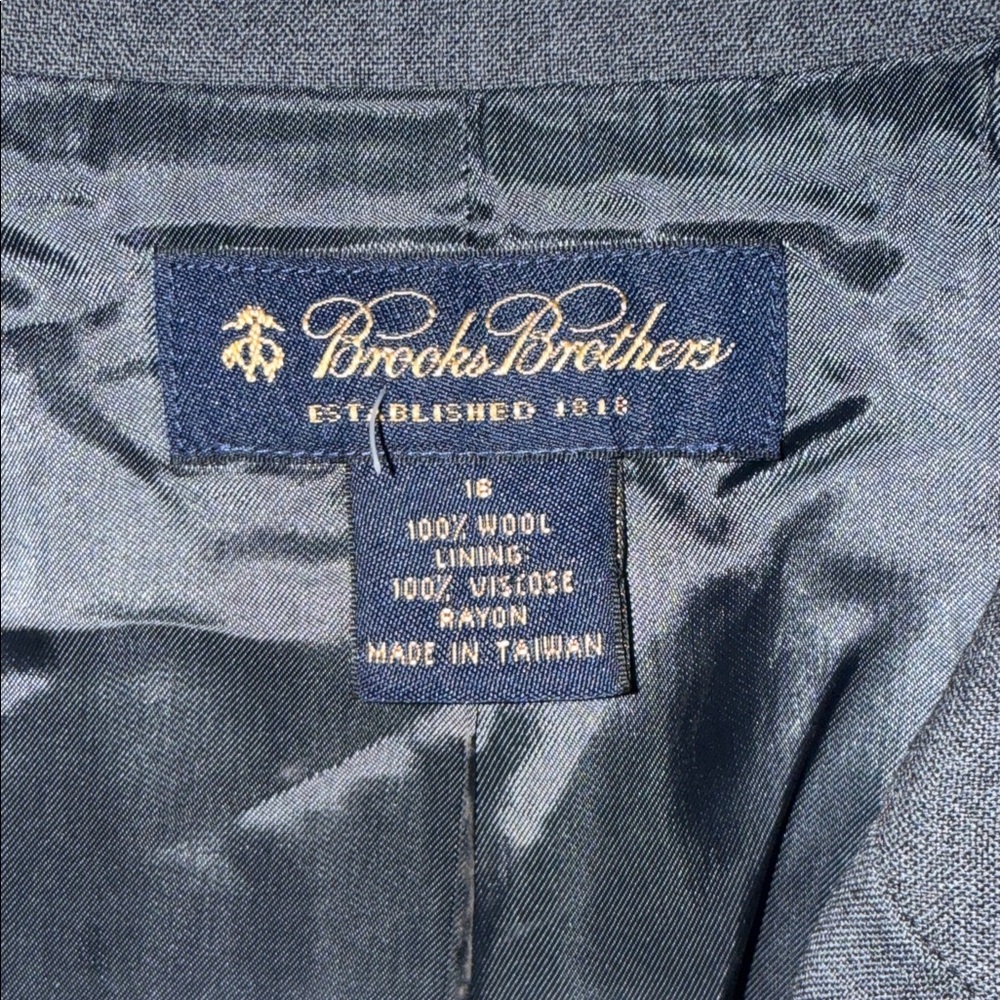Brooks Brothers Woman’s Gray Suit Jacket 16 - Picture 2 of 7